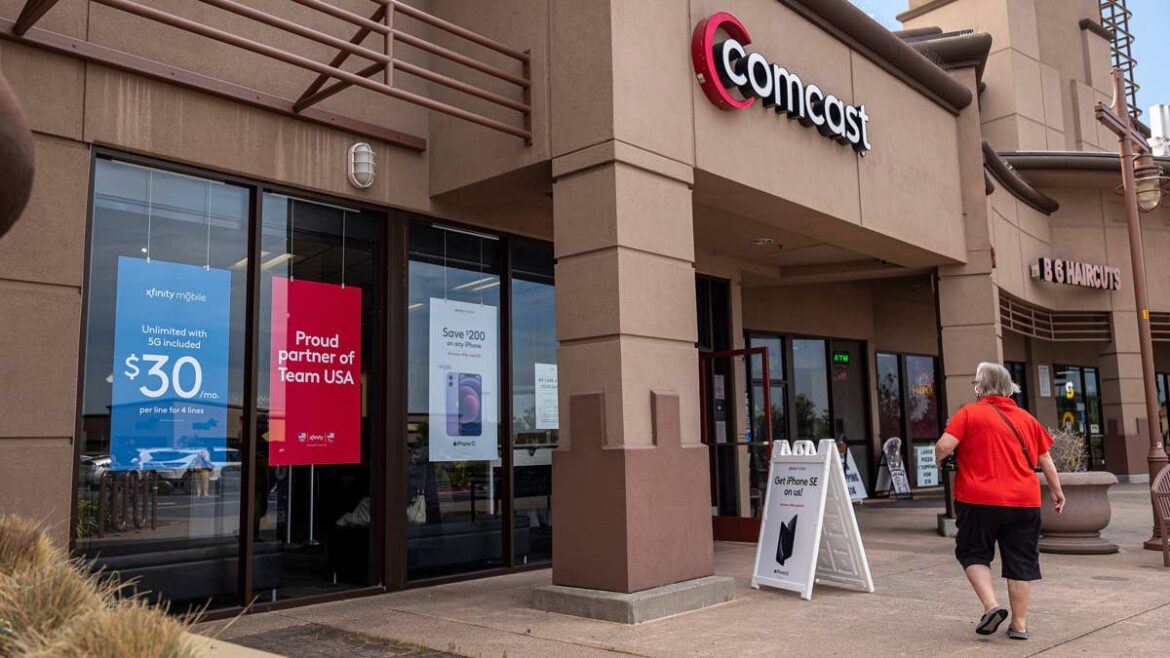 Comcast CFO warns of a rising threat as internet customers depart