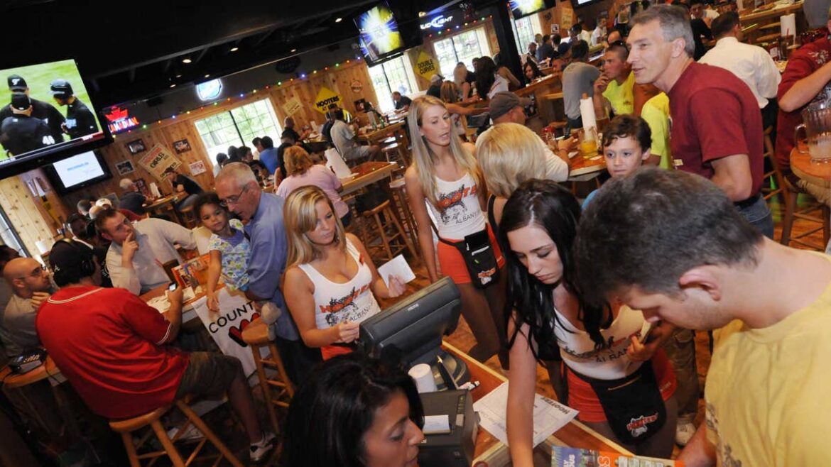 Hooters closes dozens of restaurants after bankruptcy, and entire states are going dark