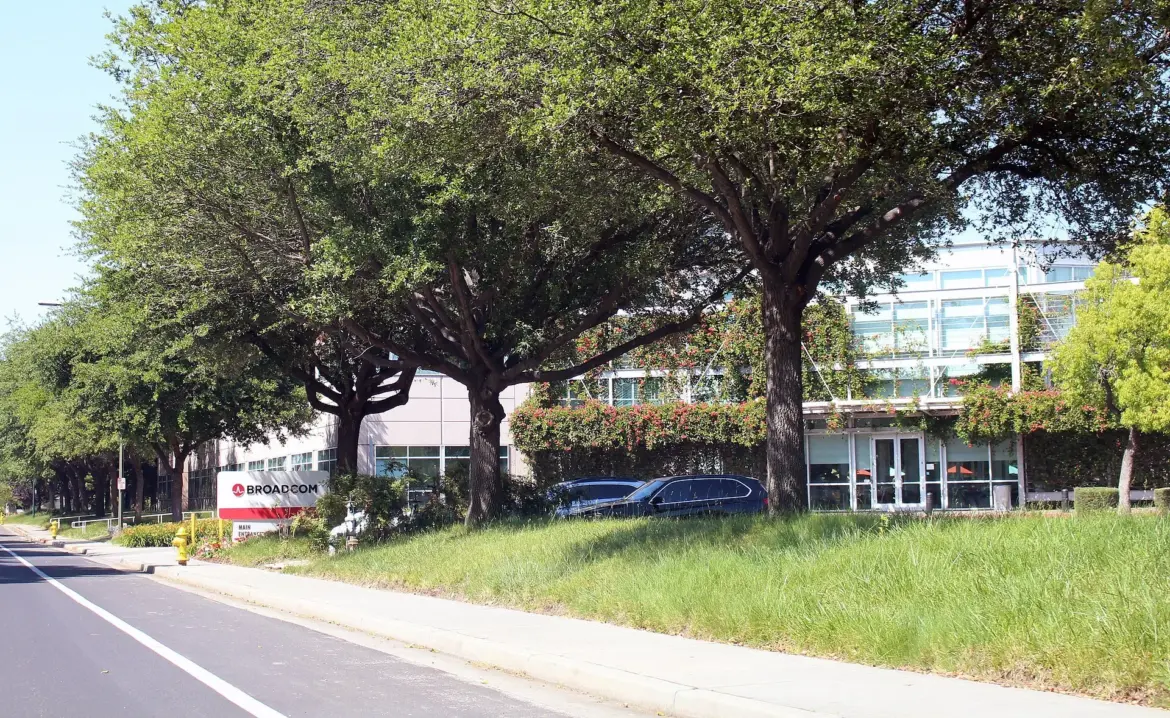 Broadcom’s $42 Billion Anthropic Loan Leaves AVGO at…