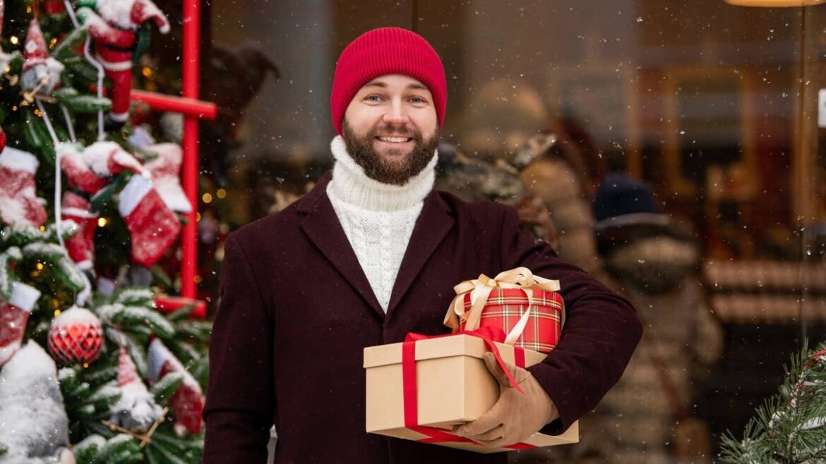Holiday jobs this year may not end when the holidays do